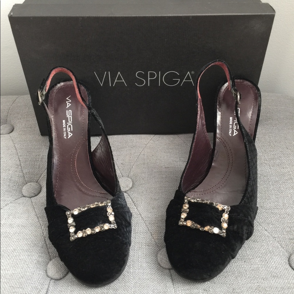 Via Spiga crushed velvet vintage pump